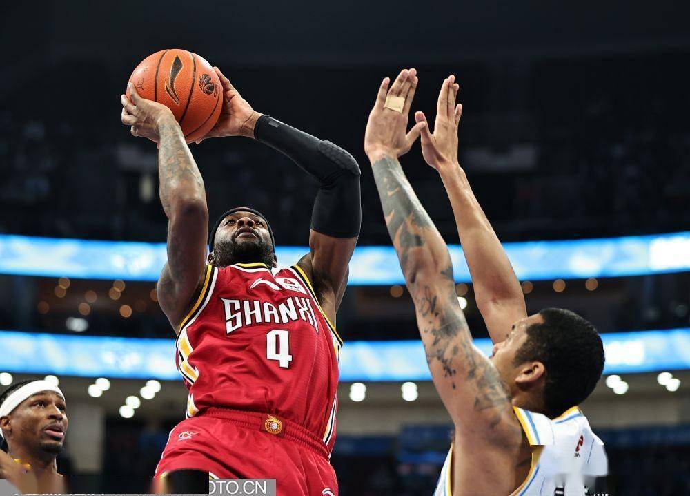 罗瑟汉姆主场华丽绝杀取得三分 罗瑟汉姆主场华丽绝杀取得三分