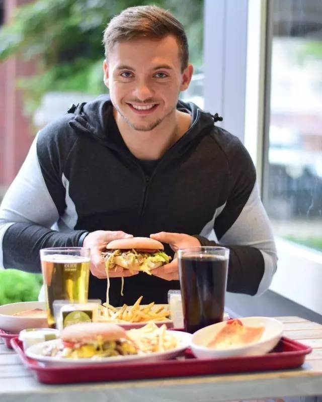 佛罗伦萨球员集体减脂健身,提升体能 佛罗伦萨球员集体减脂健身,提升体能