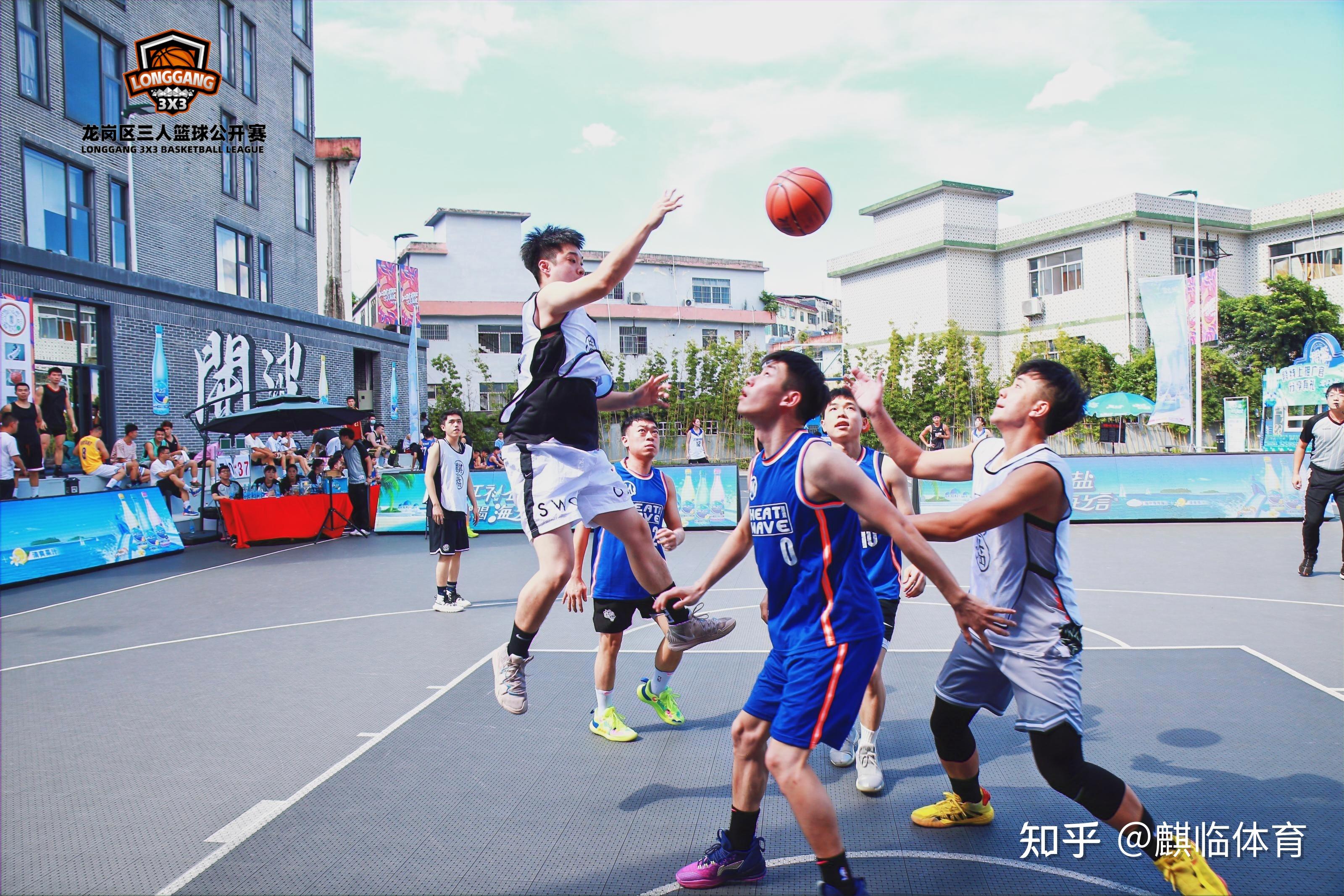 篮球比赛风云再起引发球场狂欢 篮球比赛风云再起引发球场狂欢