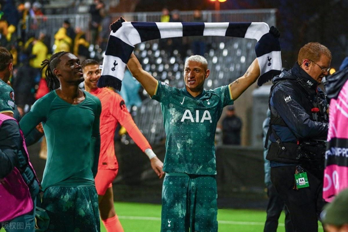 热刺主场2比1险胜水晶宫,稳固领先优势 热刺主场2比1险胜水晶宫,稳固领先优势