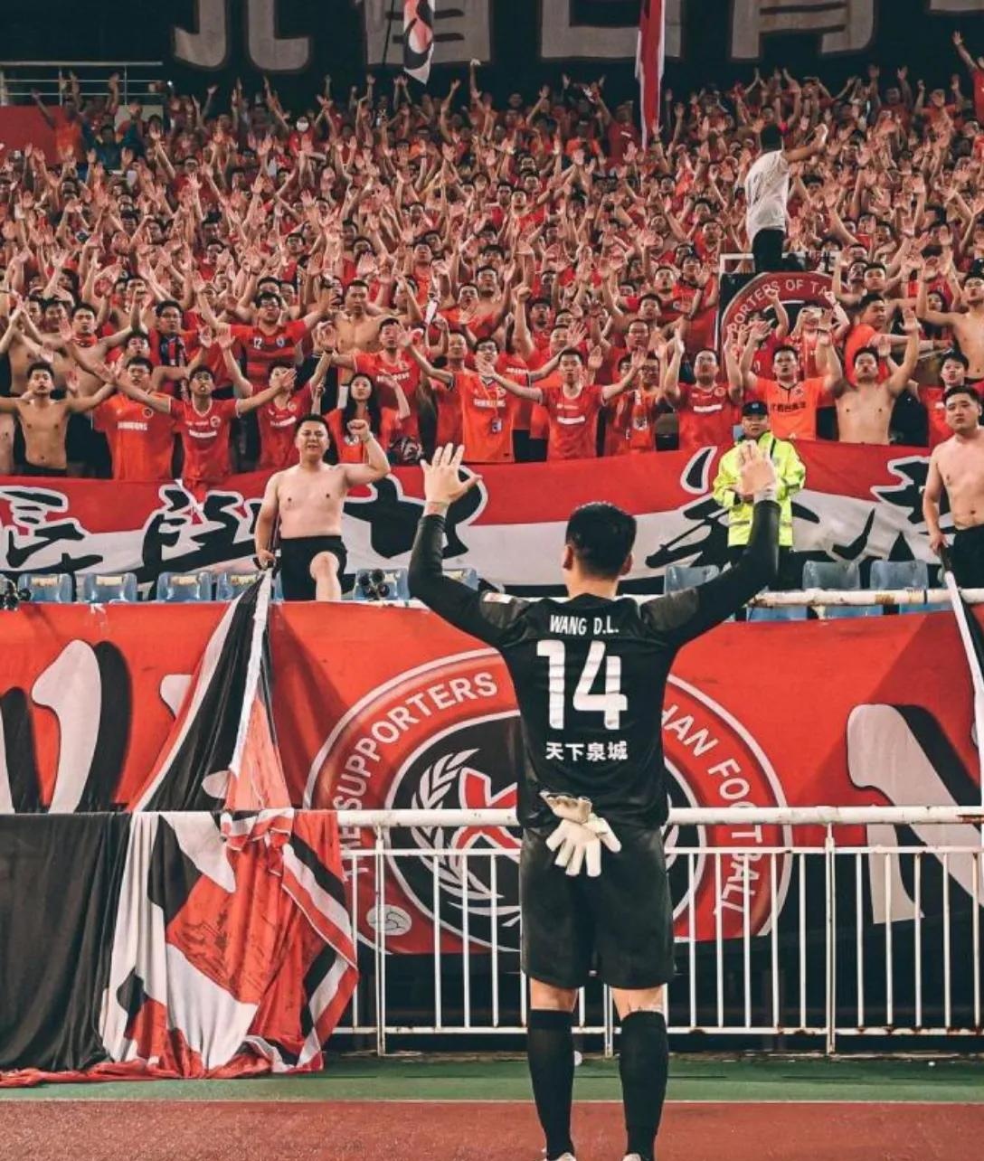 山东队客场大胜,士气高涨向前迈进 山东队客场大胜,士气高涨向前迈进