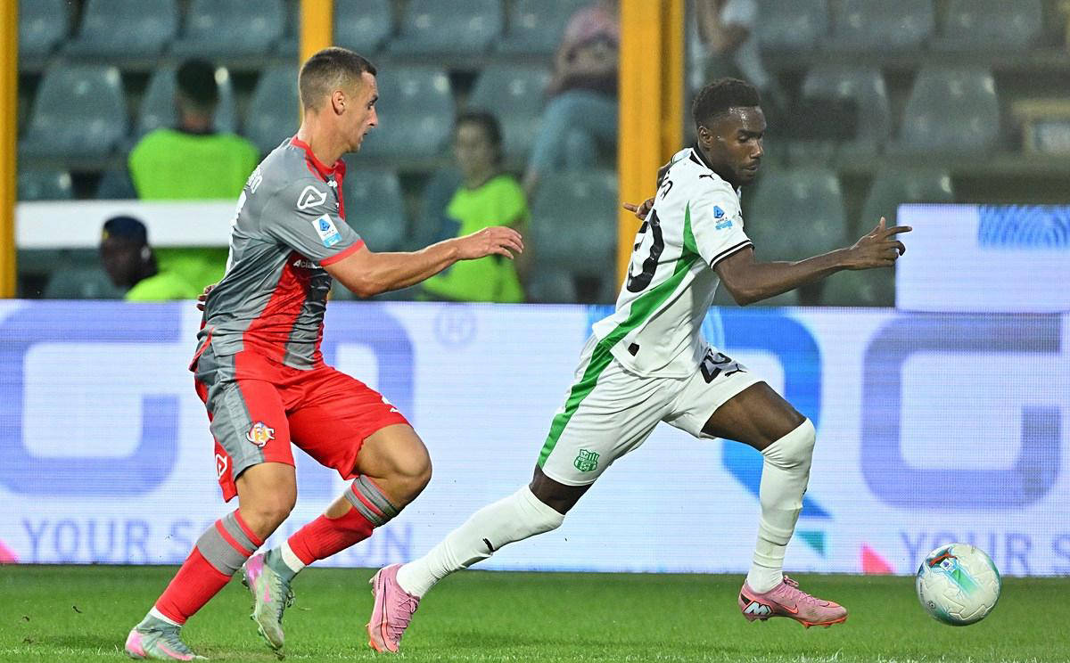 法兰克福客场大胜,继续保持稳定表现 法兰克福客场大胜,继续保持稳定表现