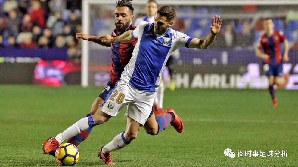 雷加利斯在比赛中展现出良好状态 雷加利斯在比赛中展现出良好状态