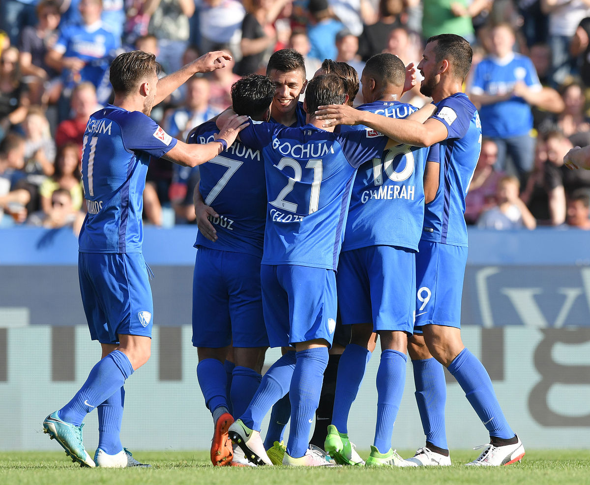 巴黎圣日耳曼战胜伊斯,稳居榜首 巴黎圣日耳曼战胜伊斯,稳居榜首