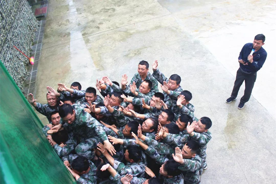 球队内部拉练,各派精英全力以赴,挑战极限 球队内部拉练,各派精英全力以赴,挑战极限