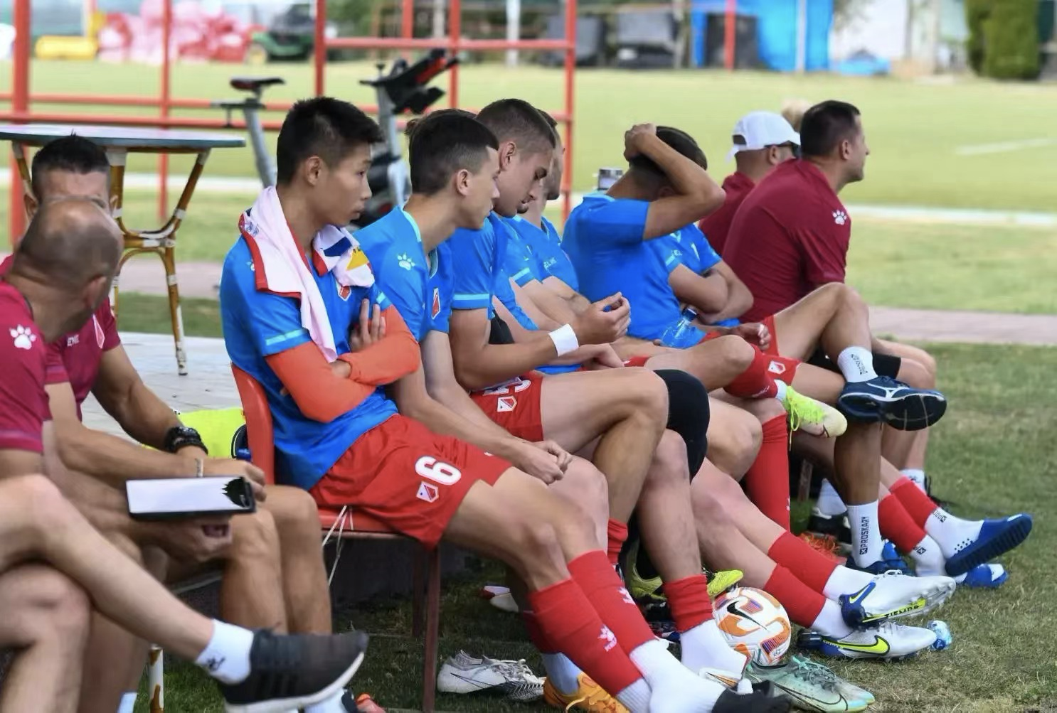 球队内部拉练,各派精英全力以赴,挑战极限 球队内部拉练,各派精英全力以赴,挑战极限