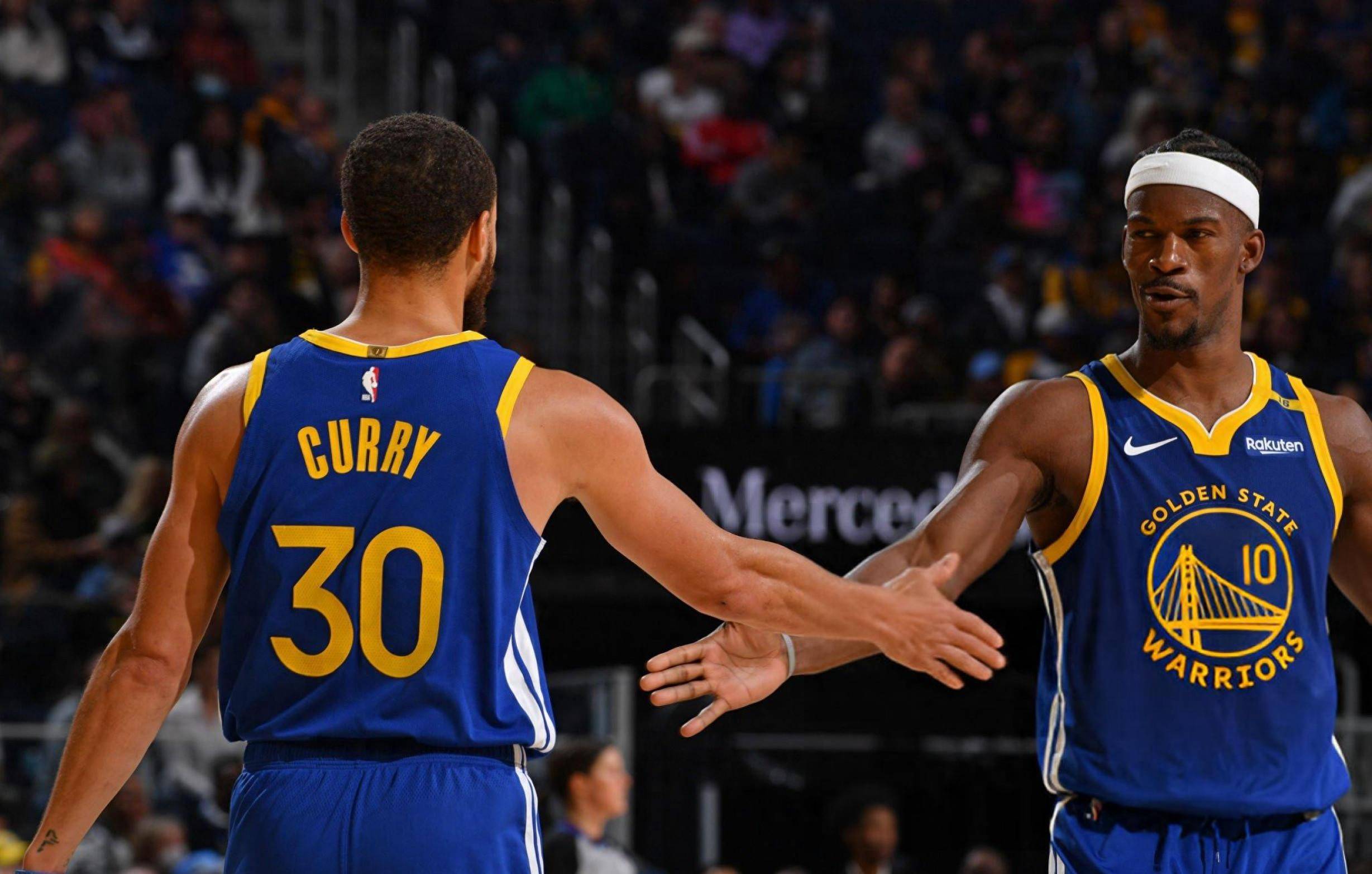 勇士轻取黄蜂,库里状态火热连追高分 勇士轻取黄蜂,库里状态火热连追高分