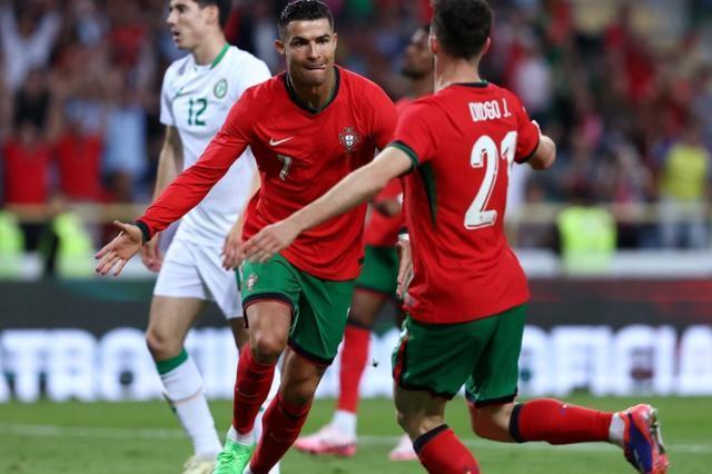 直击法国队对阵葡萄牙的激烈对决 直击法国队对阵葡萄牙的激烈对决