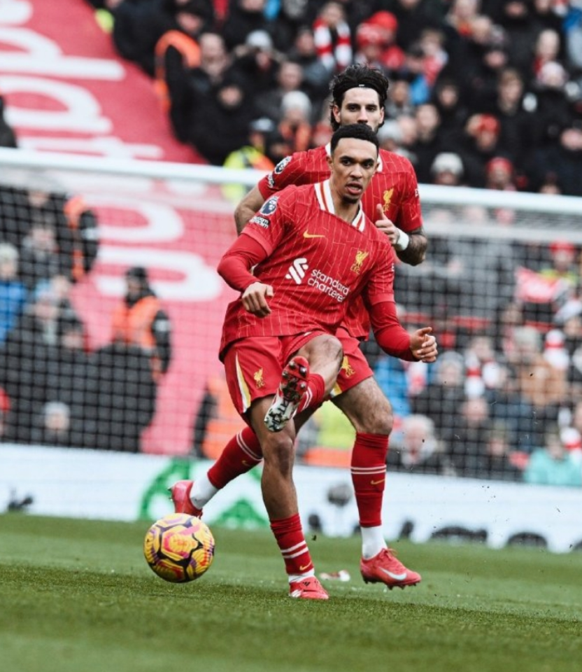 利物浦客场逆转击败强敌,赢得重要一战 利物浦客场逆转击败强敌,赢得重要一战