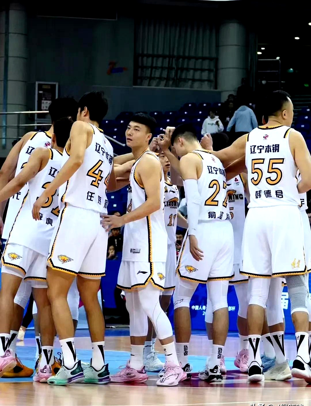辽宁男篮客场挑战福建队,实力对比谁更胜一筹? 辽宁男篮客场挑战福建队,实力对比谁更胜一筹?