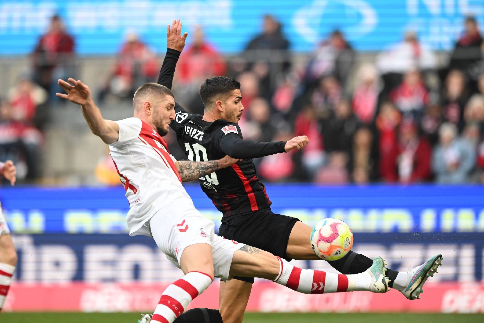 阿贾克斯反击击败曼联,晋级半决赛 阿贾克斯反击击败曼联,晋级半决赛