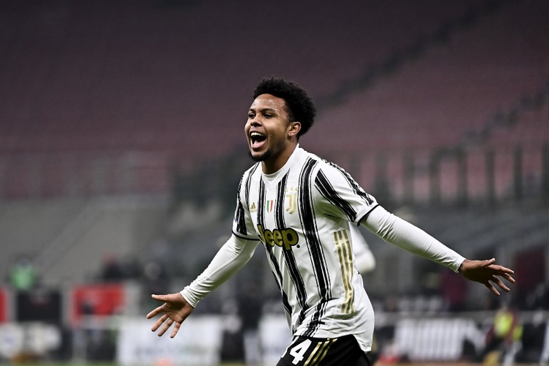 那不勒斯主场连败,教练组面临辞退压力 那不勒斯主场连败,教练组面临辞退压力