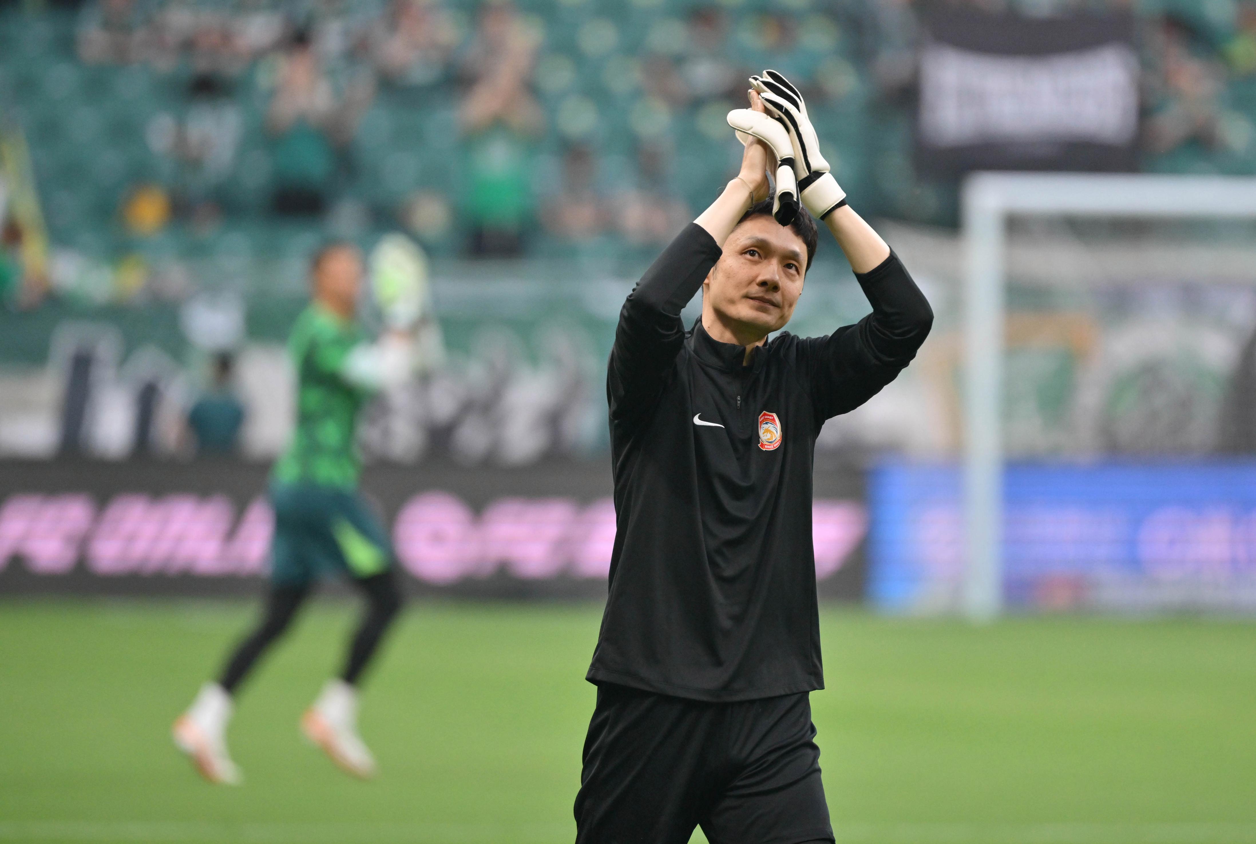 易胜博体育-北京国安豪取连胜，球员斗志昂扬冲刺领先